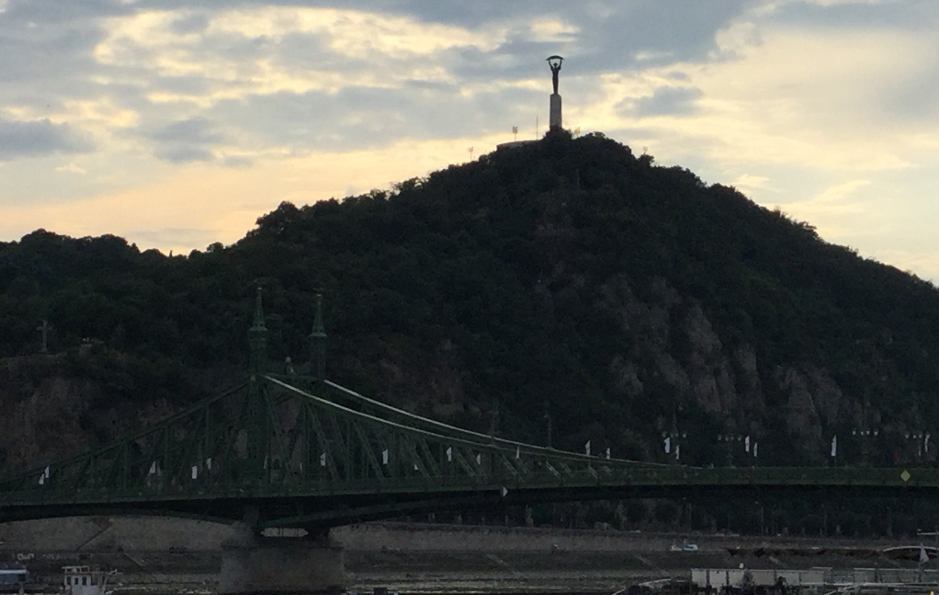 A795A4D2-0B64-409D-A4C2-DF5E32EFD0FE